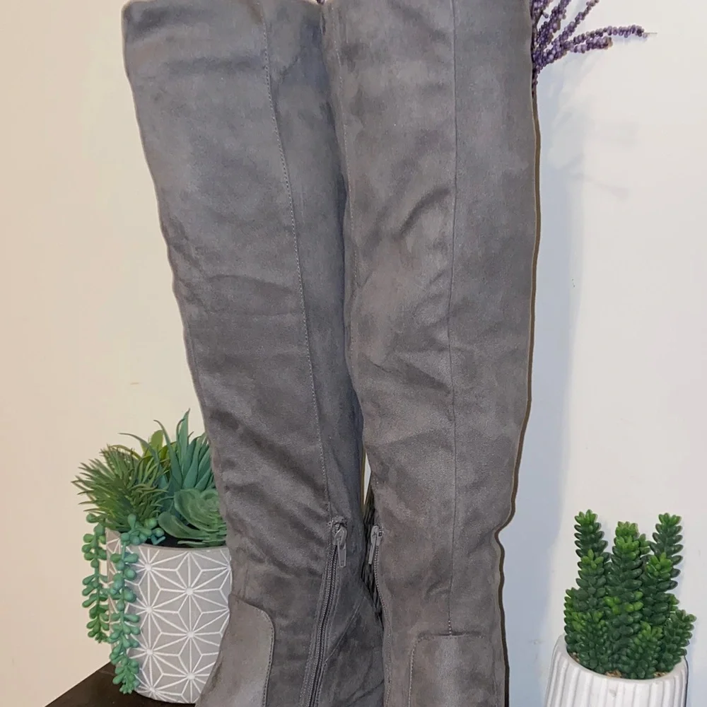 Charlotte Russe Gray Faux Suede Knee-High Boots Size 9